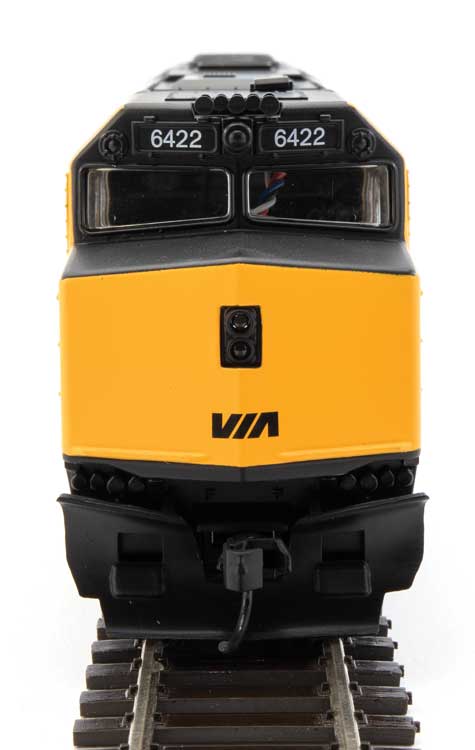 Walthers 910-19476 HO Scale EMD F40PH VIA 6422 With DCC & Sound