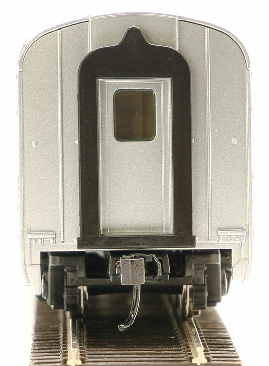  Walthers Mainline 910-30012 HO Scale 85' Budd Large Window Coach Southern