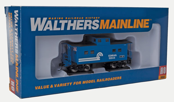  Walthers Mainline 910-8604 Center Cupola Caboose Conrail CR #18866