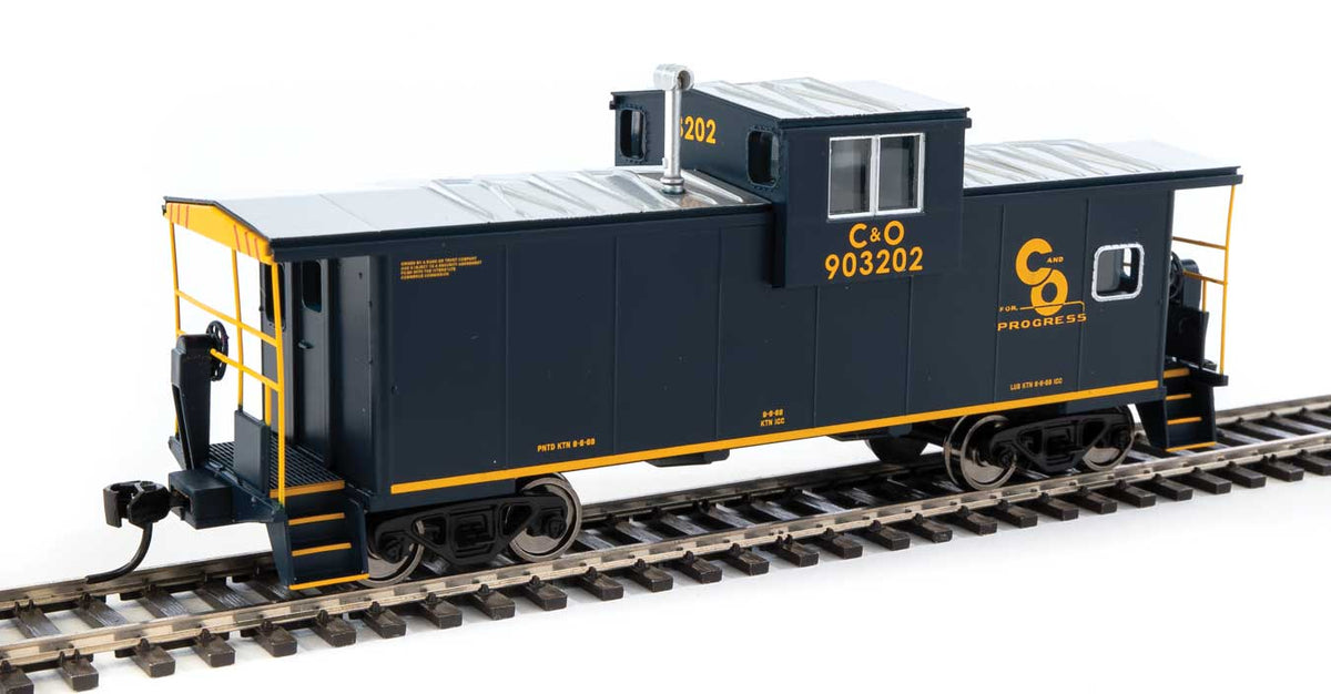  Walthers Mainline 910-8710 HO Scale Extended Wide Vision Caboose Chesapeake & Ohio C&O 903202